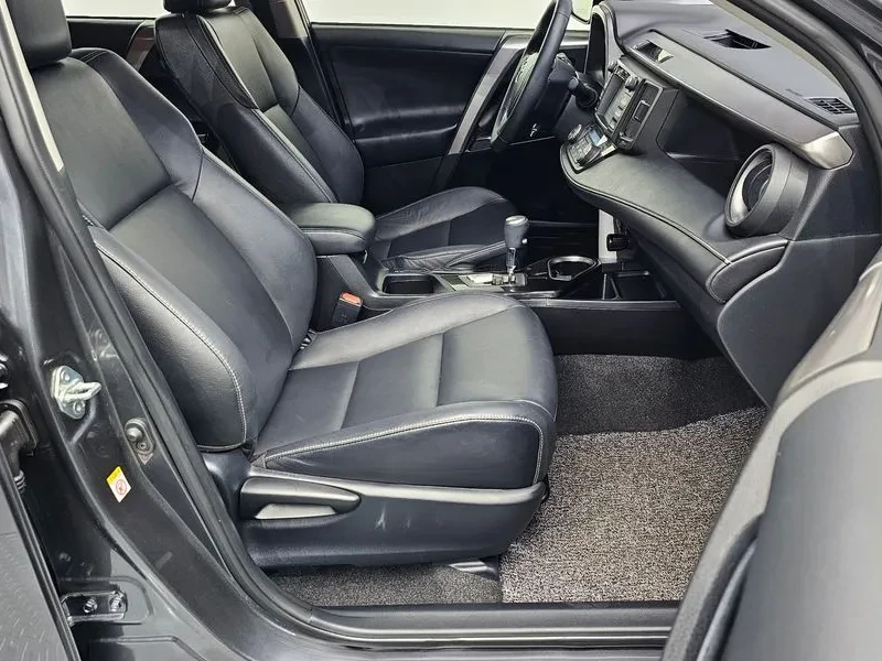 Toyota Rav4 2.5 2Wd 4Th Generation, снимка 12 - Автомобили и джипове - 56354410
