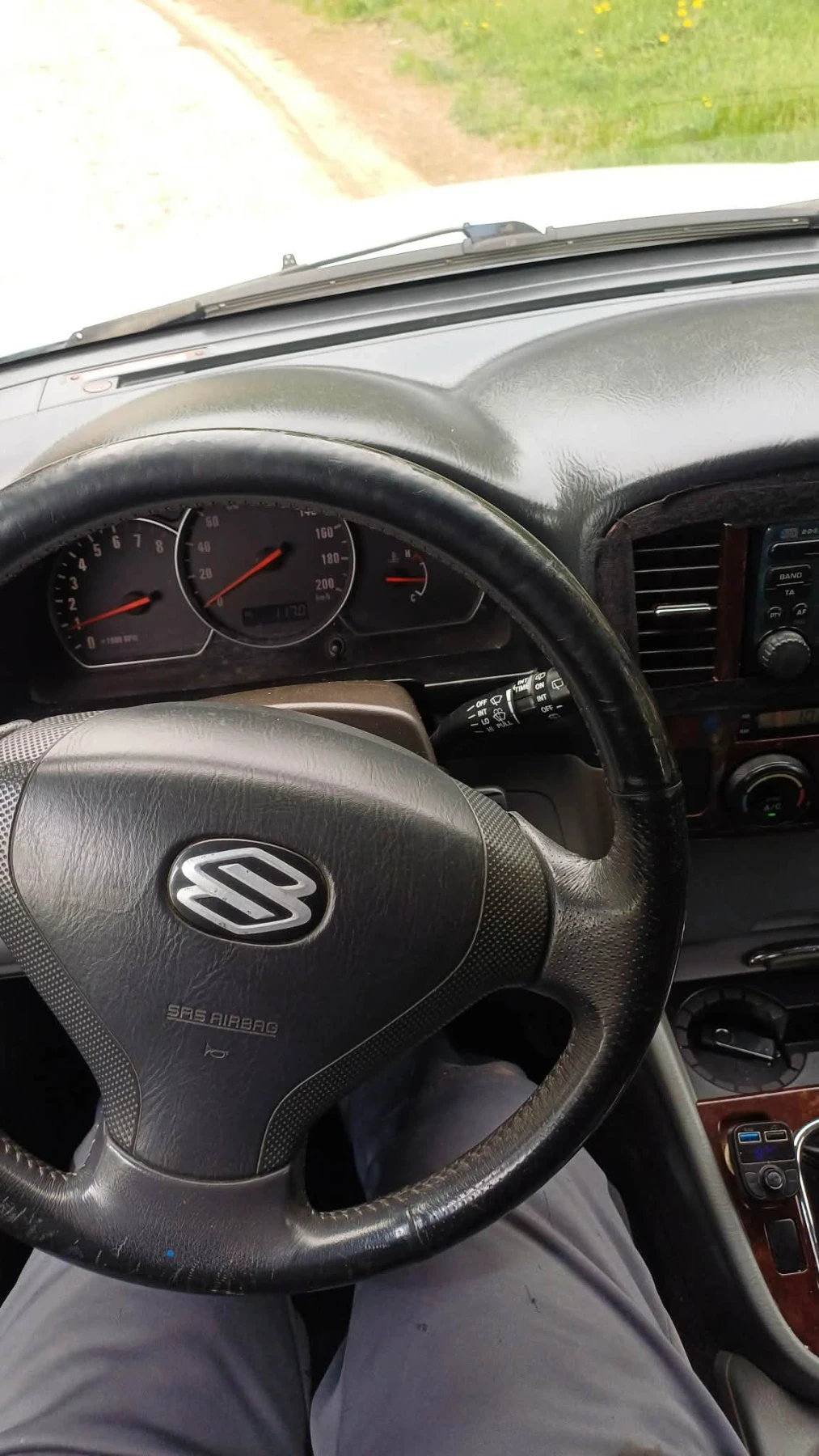 Suzuki Grand vitara 2.0 i ГАЗ, снимка 15 - Автомобили и джипове - 54490636