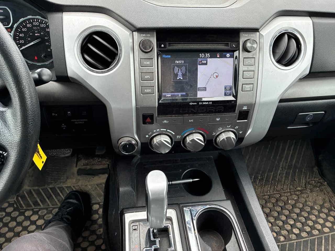 Toyota Tundra * SR5 Plus * АВТОКРЕДИТ БЕЗ ПЪРВОНАЧАЛНА ВНОСКА* , снимка 9 - Автомобили и джипове - 54987090