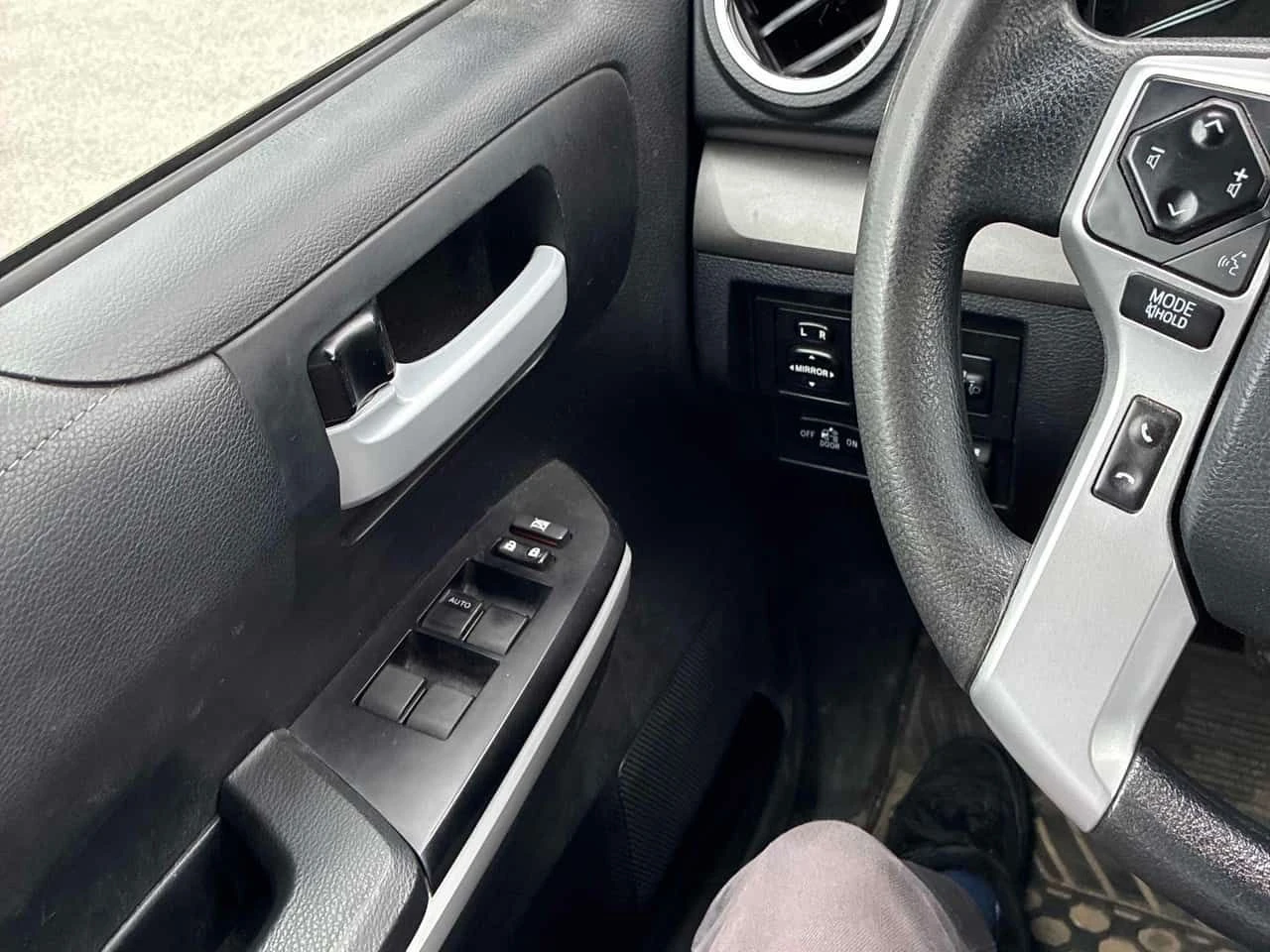 Toyota Tundra * SR5 Plus * АВТОКРЕДИТ БЕЗ ПЪРВОНАЧАЛНА ВНОСКА* , снимка 16 - Автомобили и джипове - 54987090