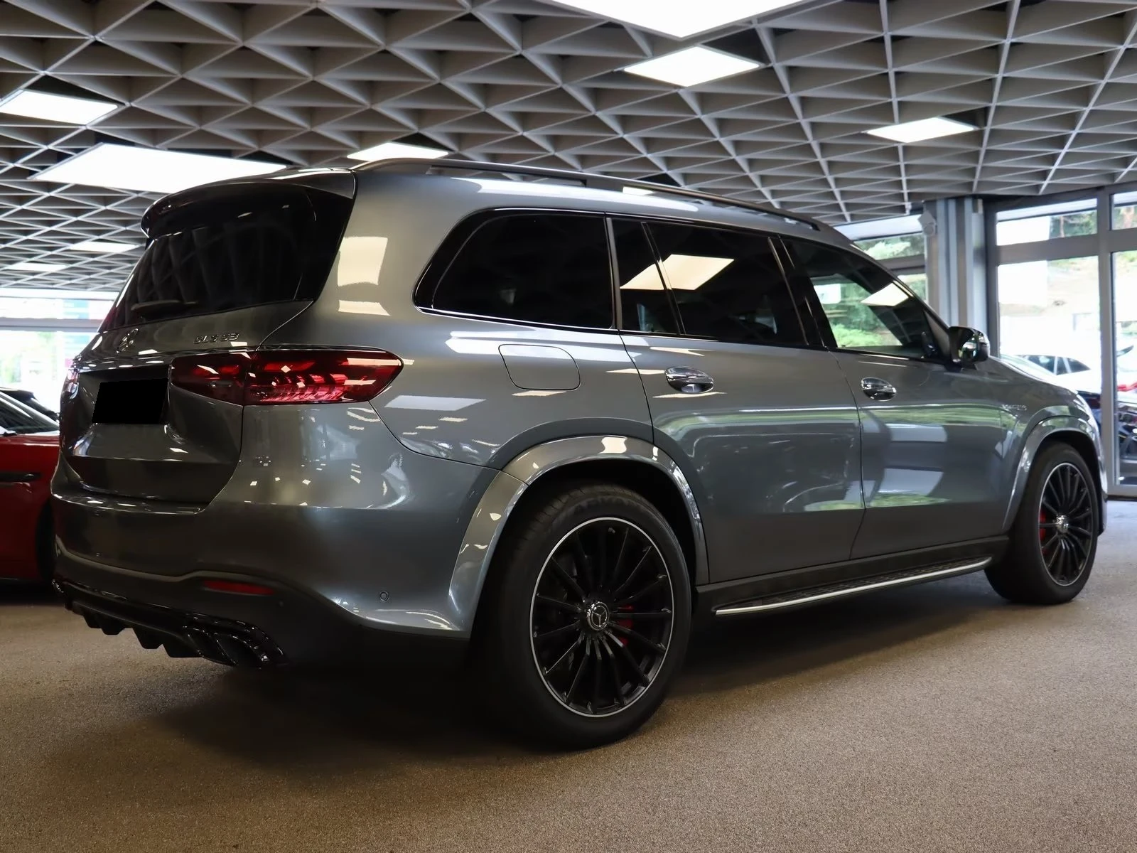 Mercedes-Benz GLS 63 AMG FACELIFT/ 4M / CARBON/ BURM / NIGHT / TV/ PANO/, снимка 5 - Автомобили и джипове - 55740515