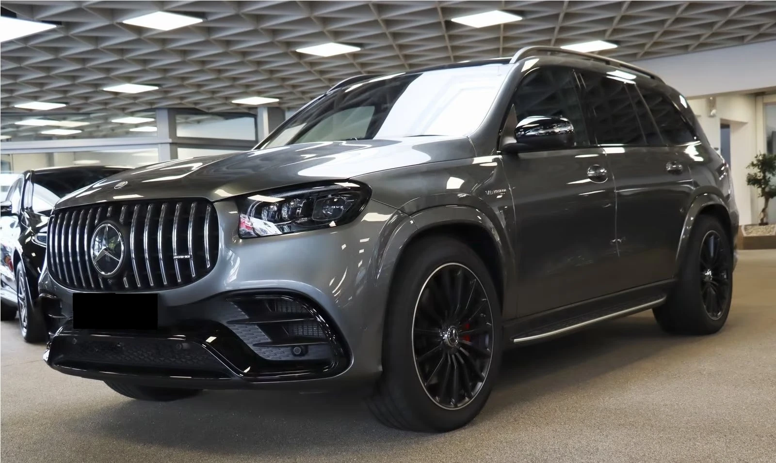 Mercedes-Benz GLS 63 AMG FACELIFT/ 4M / CARBON/ BURM / NIGHT / TV/ PANO/, снимка 3 - Автомобили и джипове - 55740515