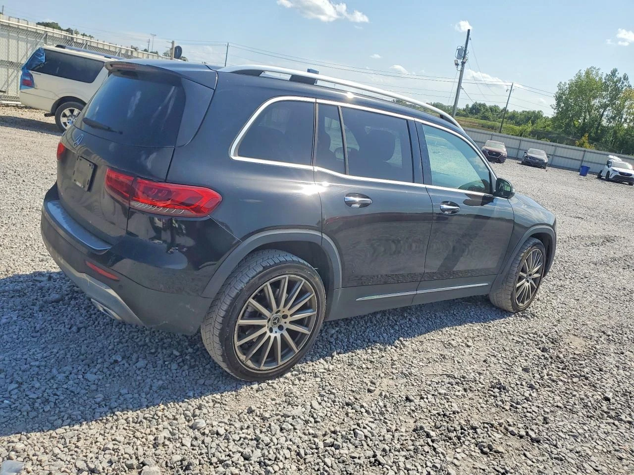 Mercedes-Benz GLB 2.0l 250, снимка 3 - Автомобили и джипове - 55773550