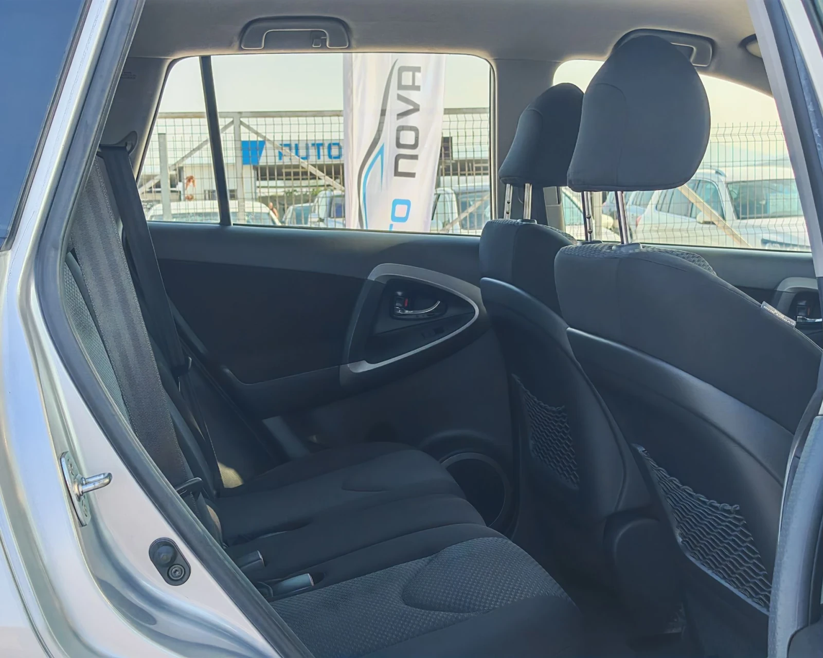 Toyota Rav4 2.2 136 К.С. ДИЗЕЛ! 4Х4! 118 000 КМ! , снимка 12 - Автомобили и джипове - 55849131