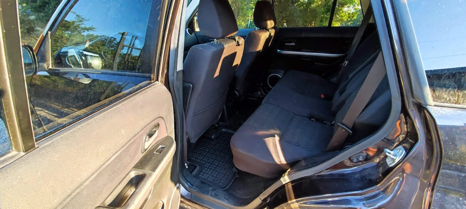 Suzuki Grand vitara 1.9 DDiS, снимка 8 - Автомобили и джипове - 55958520