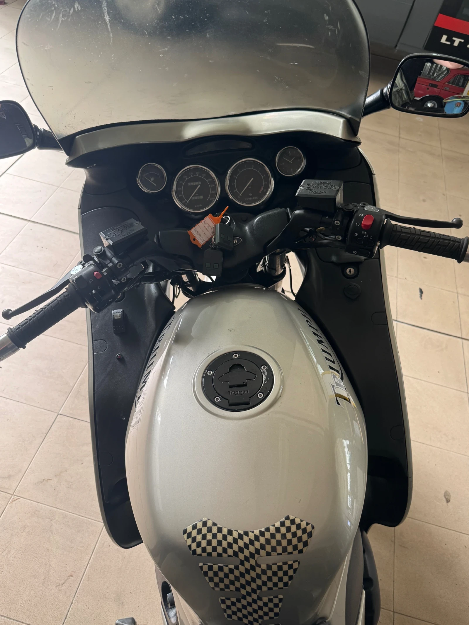 Triumph Trophy 900 регистриран - изображение 6