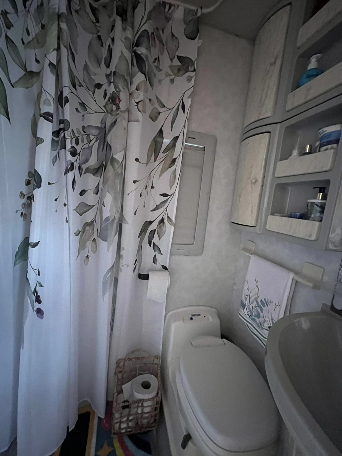 ������ Adria | Mobile.bg � ����������� 6