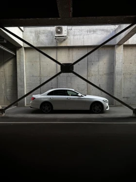Mercedes-Benz E 220 AMG-Line 4matic , снимка 3