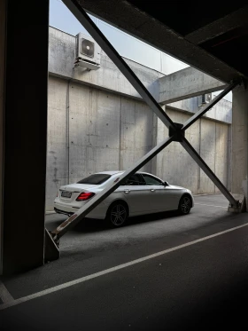 Mercedes-Benz E 220 AMG-Line 4matic , снимка 4