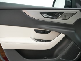 Jaguar XE D200 AWD = R-Dynamic HSE= Panorama Гаранция, снимка 5