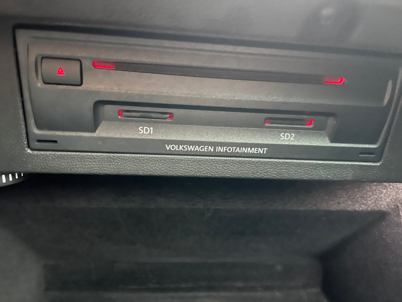 VW Passat 2.0 TDI FULLLL, снимка 12 - Автомобили и джипове - 43117644