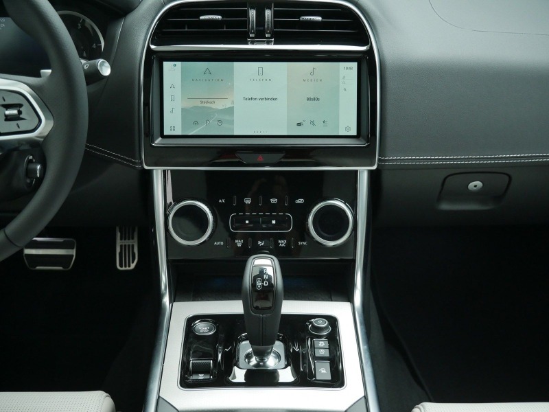 Jaguar XE D200 AWD = R-Dynamic HSE= Panorama Гаранция, снимка 8 - Автомобили и джипове - 45778677