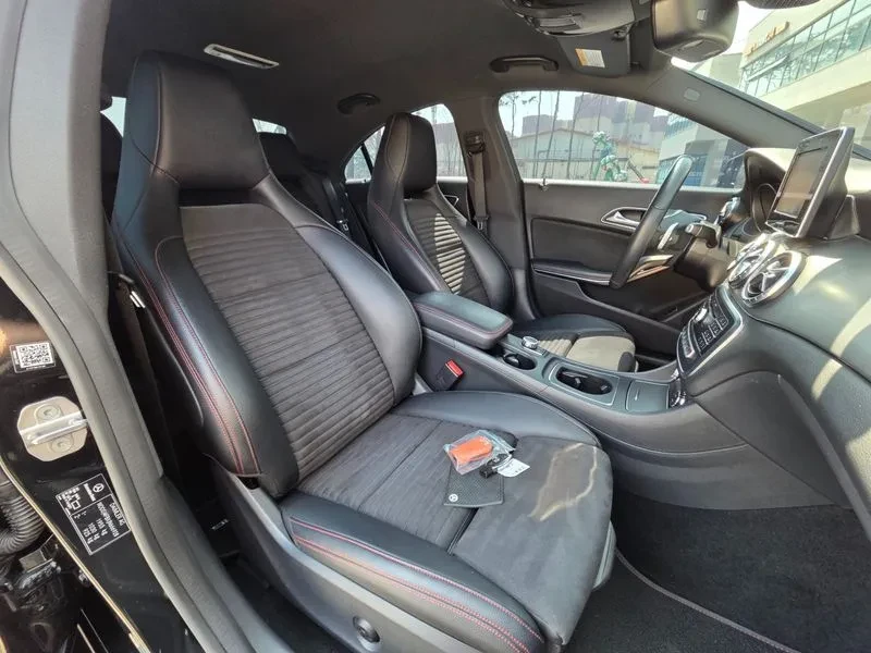 Mercedes-Benz CLA 2.5, снимка 14 - Автомобили и джипове - 54287835