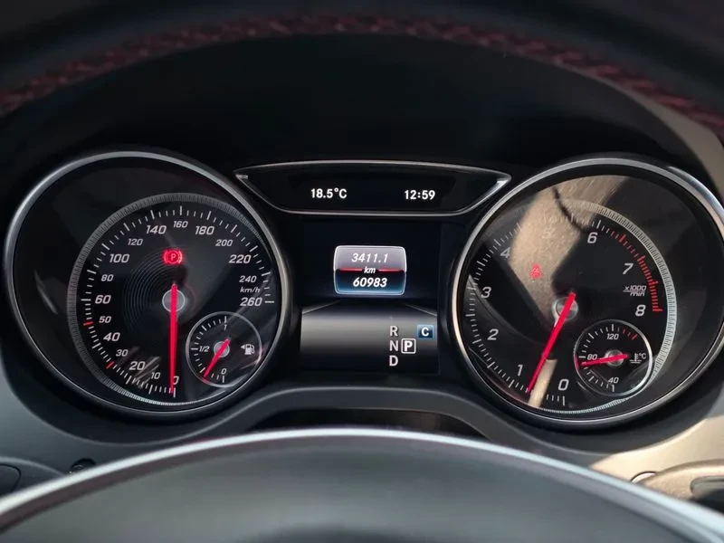 Mercedes-Benz CLA 2.5, снимка 8 - Автомобили и джипове - 54287835