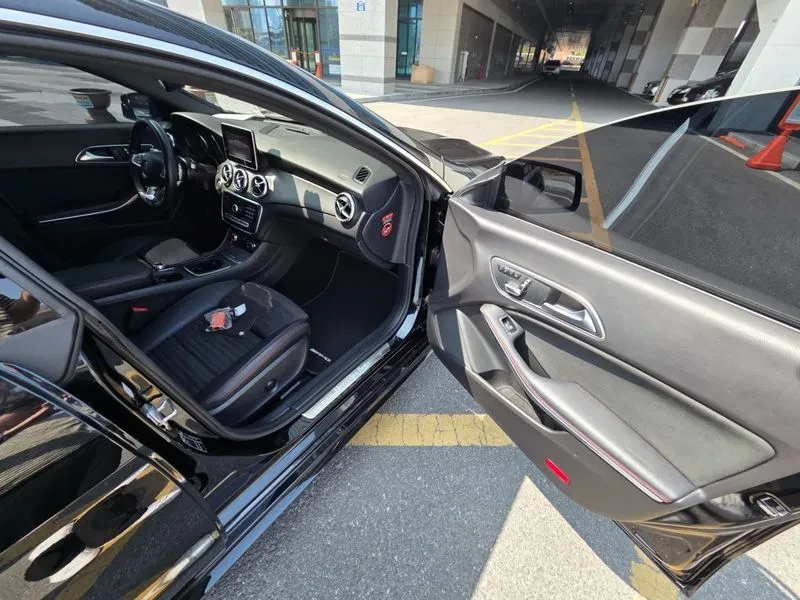 Mercedes-Benz CLA 2.5, снимка 12 - Автомобили и джипове - 54287835