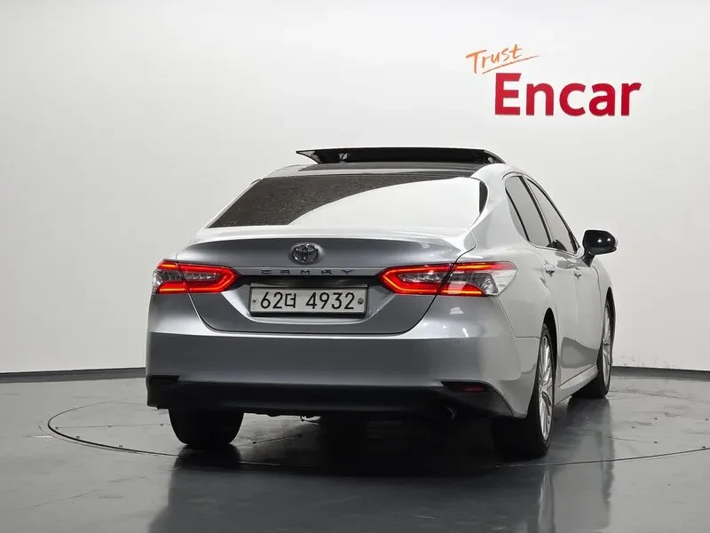 Toyota Camry 2.5, снимка 4 - Автомобили и джипове - 55175495