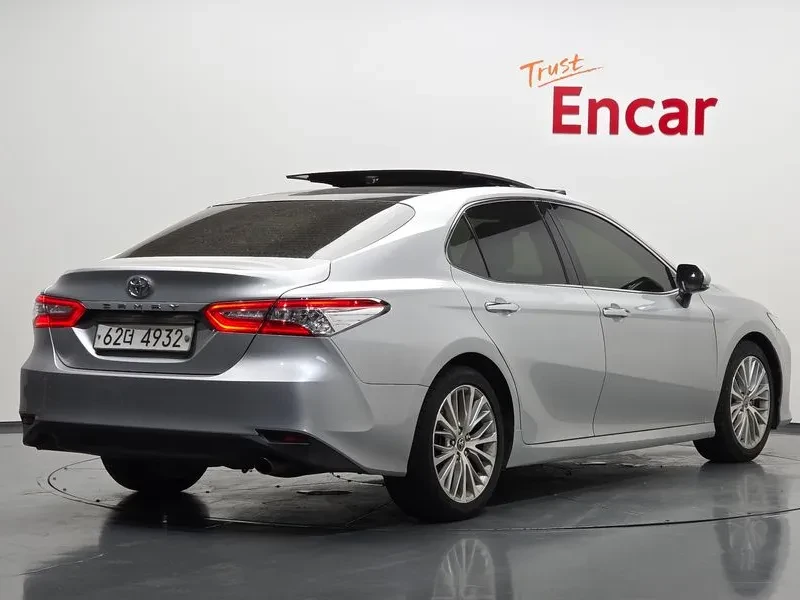 Toyota Camry 2.5, снимка 2 - Автомобили и джипове - 55175495