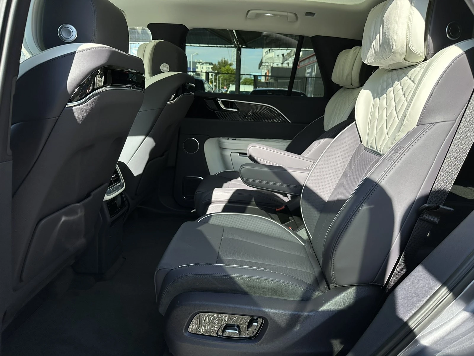 HongQi E-HS9 99kWh | Mobile.bg   15