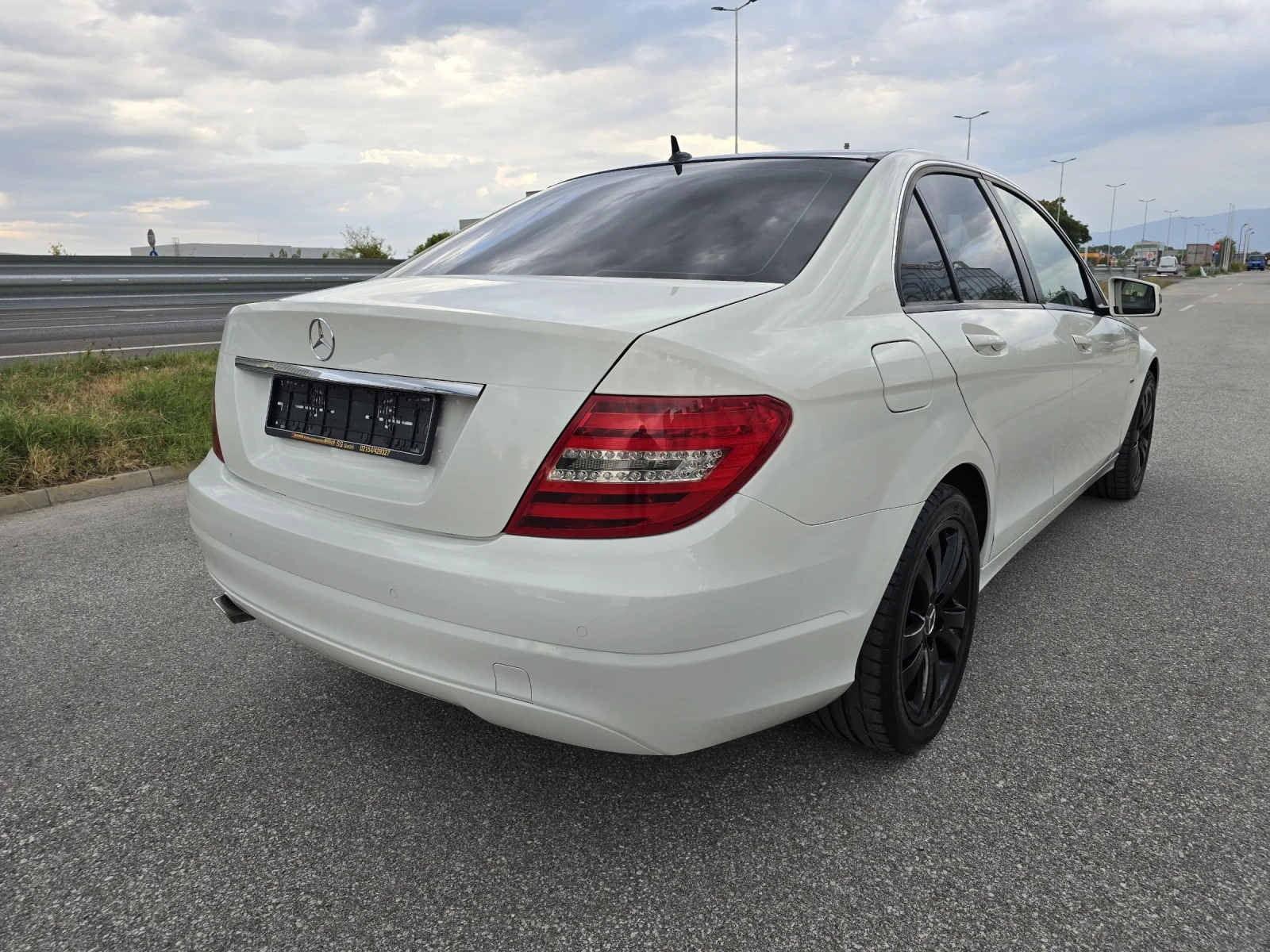 Mercedes-Benz C 220 Cdi FACELIFT.AVANTGARDE.BlueEFFICIENCY.Navi - изображение 4