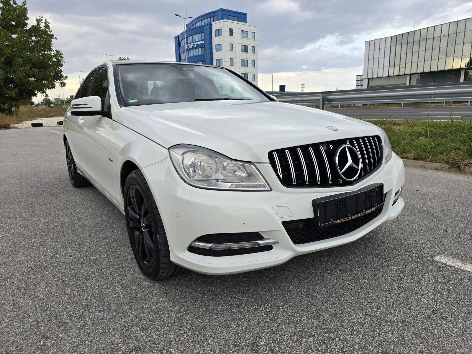 Mercedes-Benz C 220 Cdi FACELIFT.AVANTGARDE.BlueEFFICIENCY.Navi - изображение 2