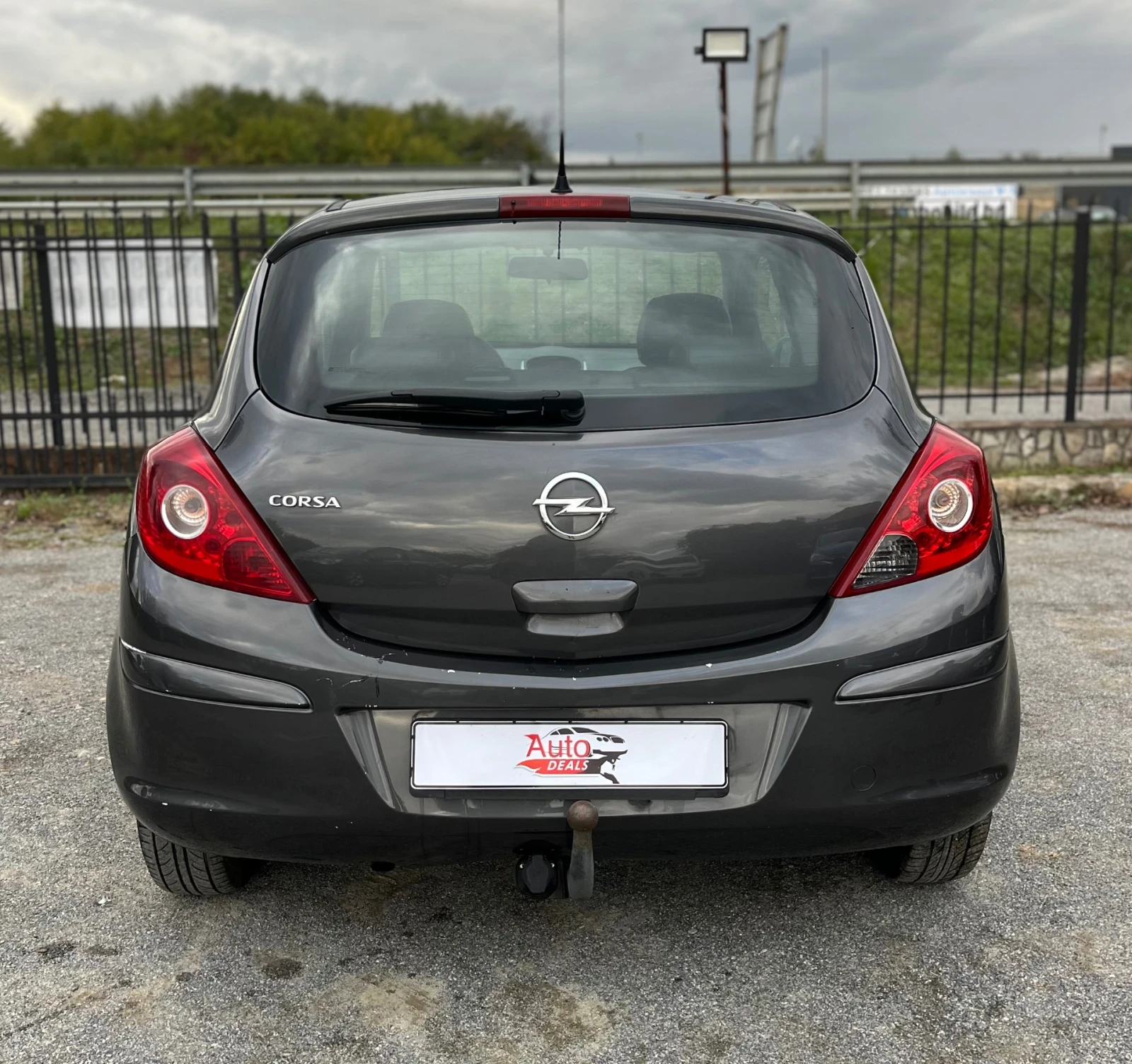 Opel Corsa 1.2i* FACE - изображение 8