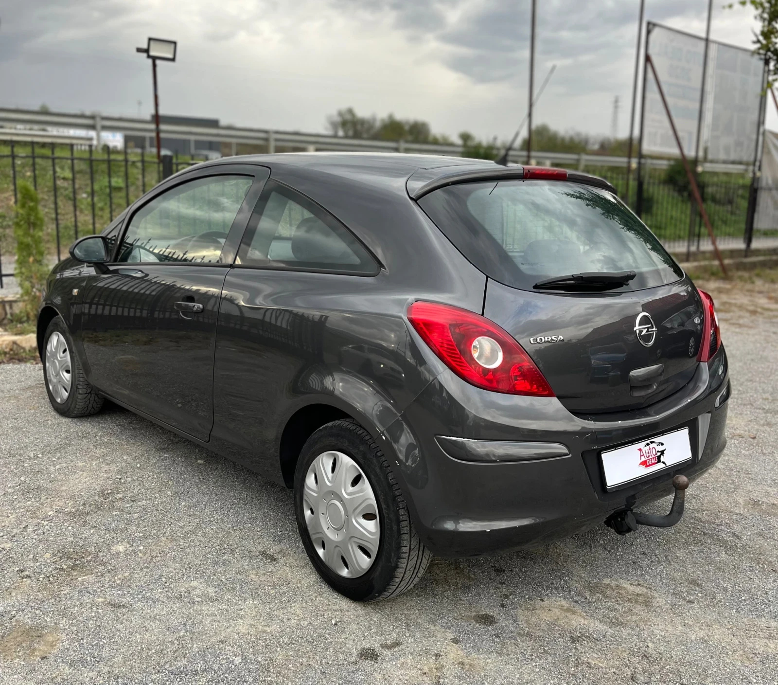 Opel Corsa 1.2i* FACE - изображение 6