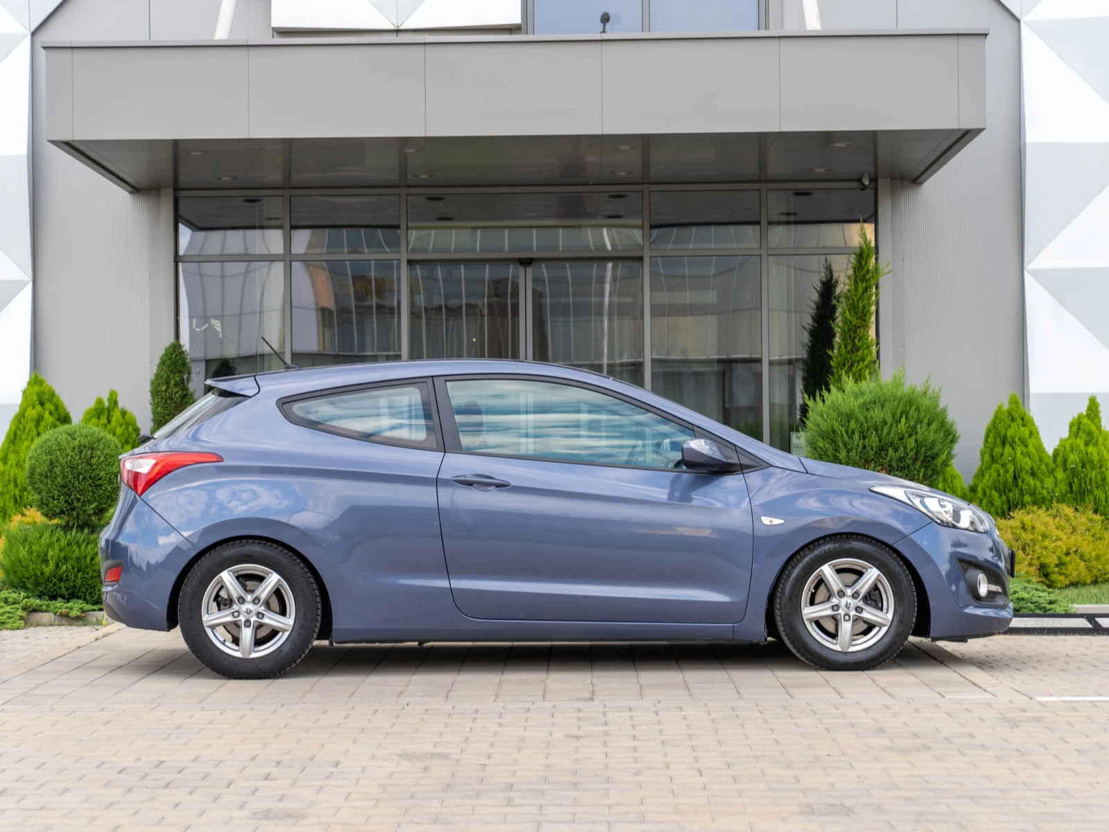 Hyundai I30 1.4 I 100 к.с. Климатик Germany реални километри  - изображение 4