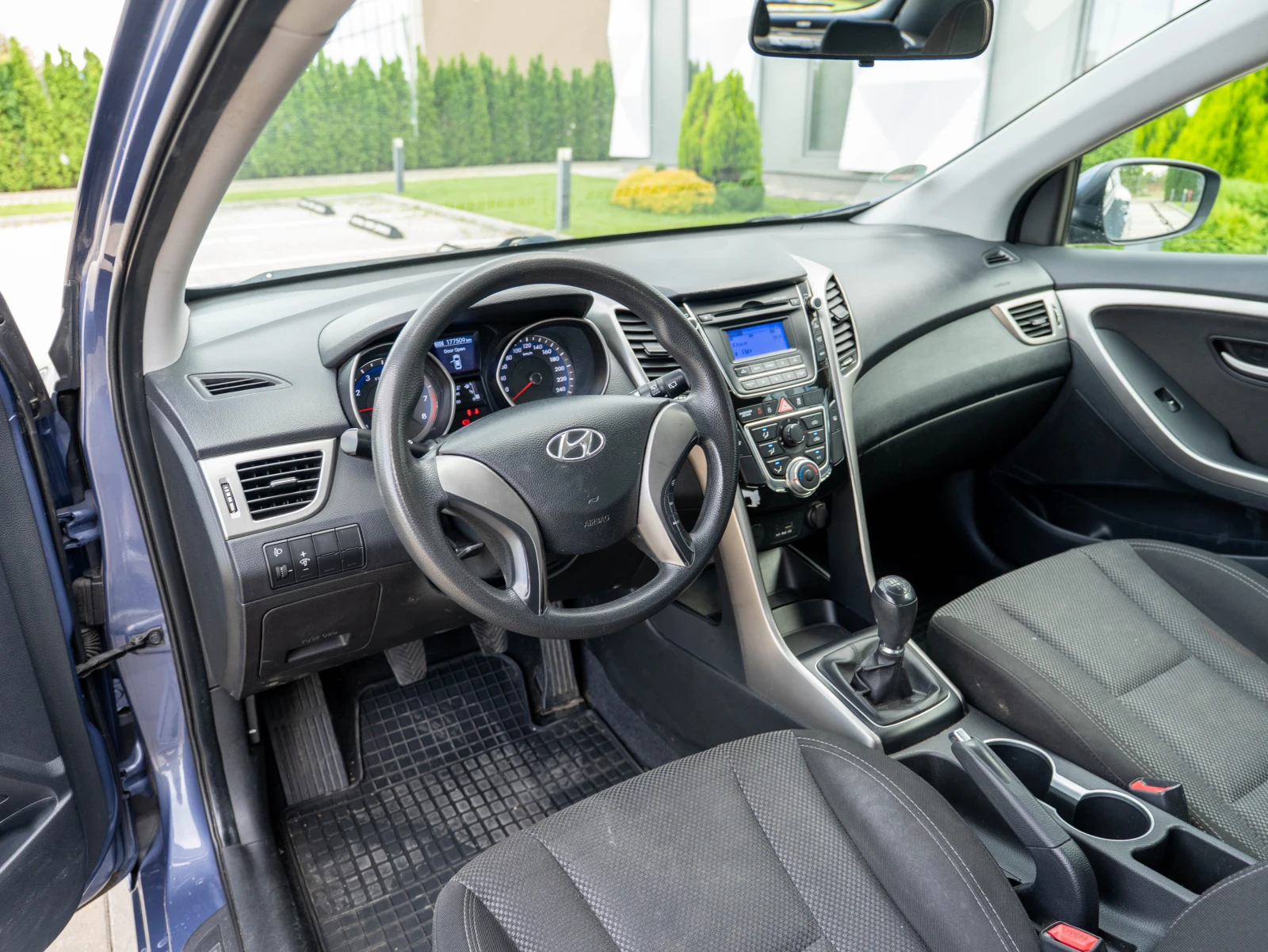 Hyundai I30 1.4 I 100 к.с. Климатик Germany реални километри  - изображение 9