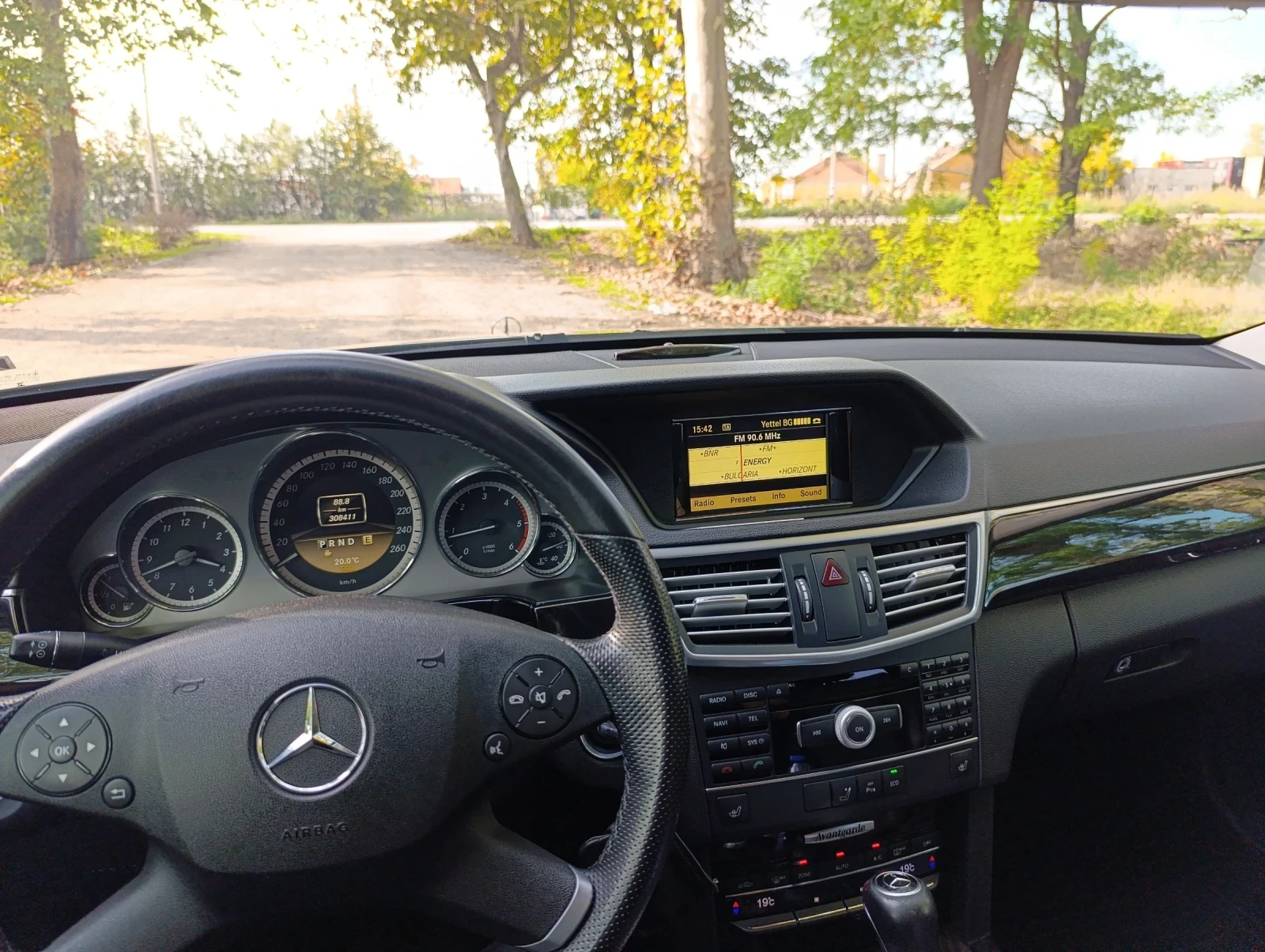 Mercedes-Benz E 220  - изображение 7