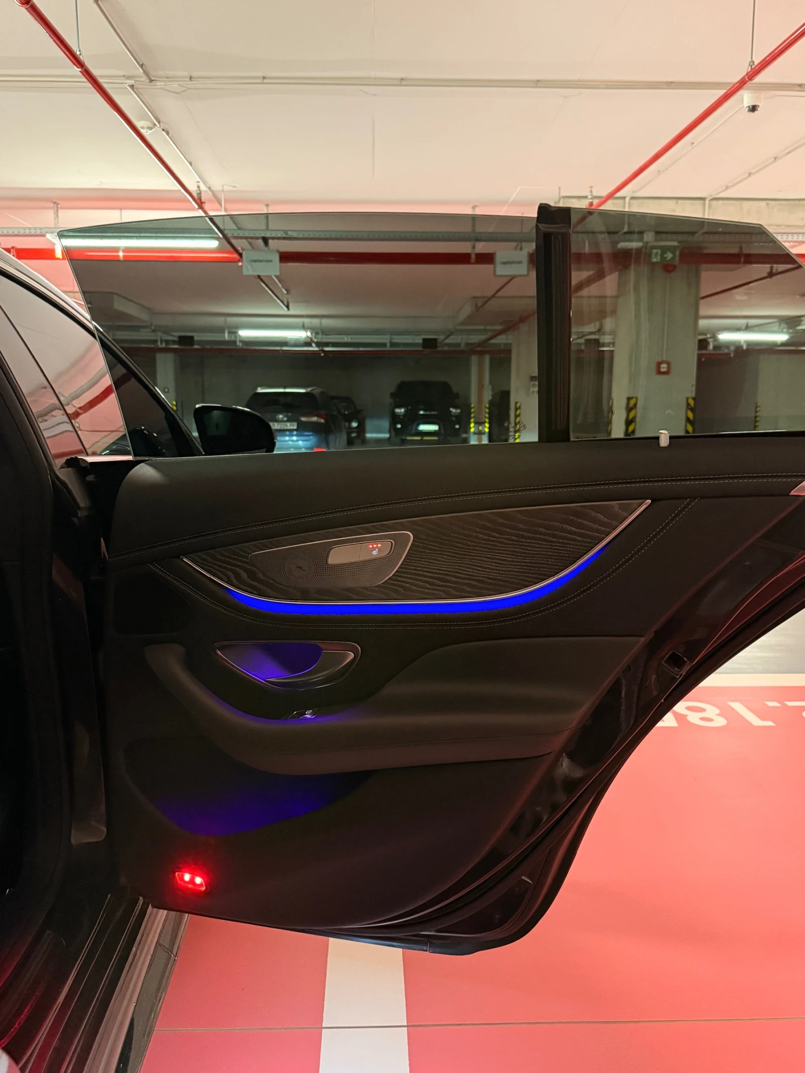 Mercedes-Benz AMG GT 43 AMG, снимка 11 - Автомобили и джипове - 53432405