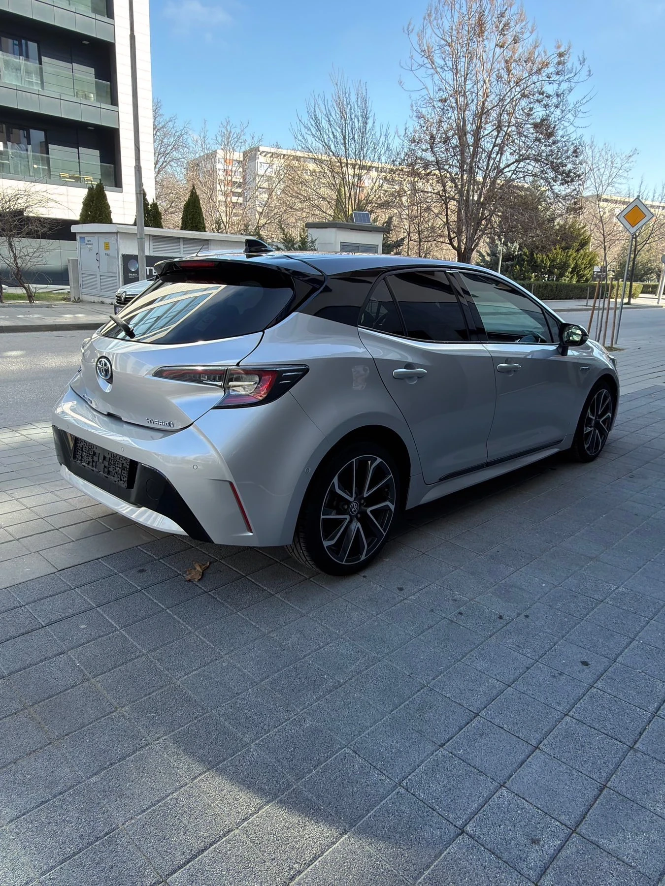 Toyota Corolla 1.8 122к.с COLLECTION BI-TONE - изображение 4