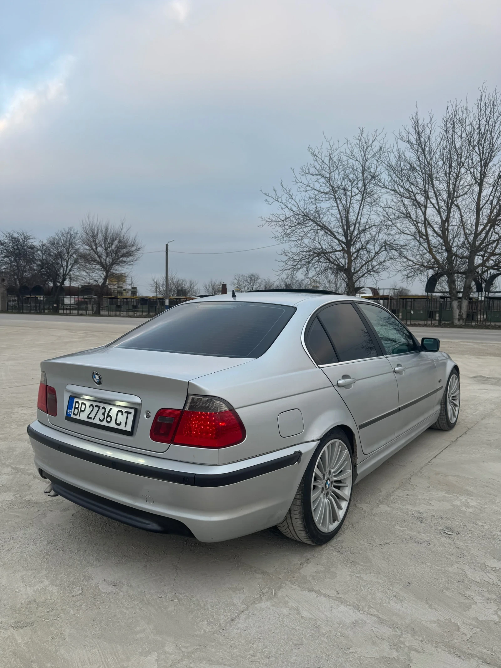 BMW 330, снимка 2 - Автомобили и джипове - 54057000