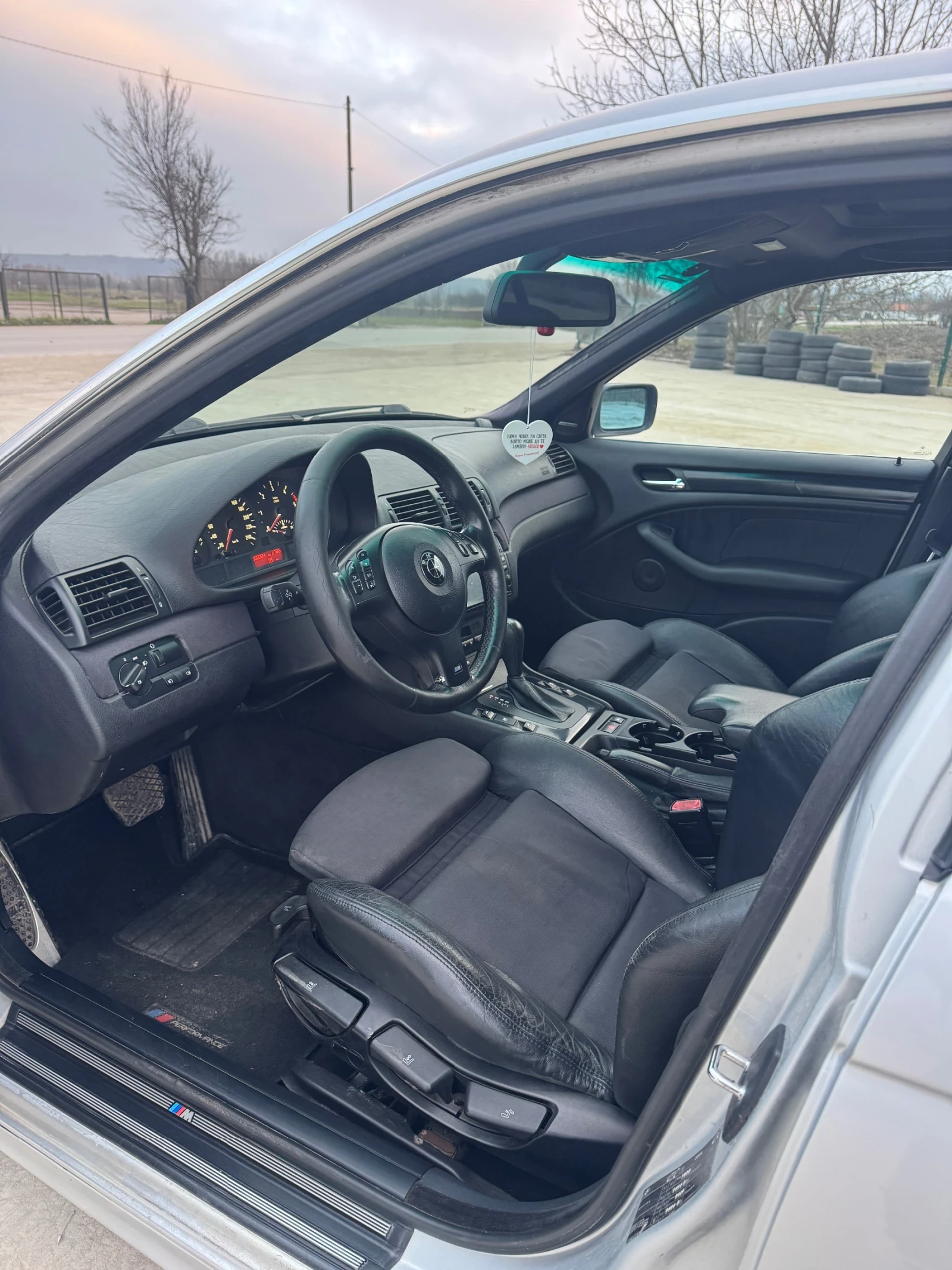 BMW 330, снимка 6 - Автомобили и джипове - 54057000