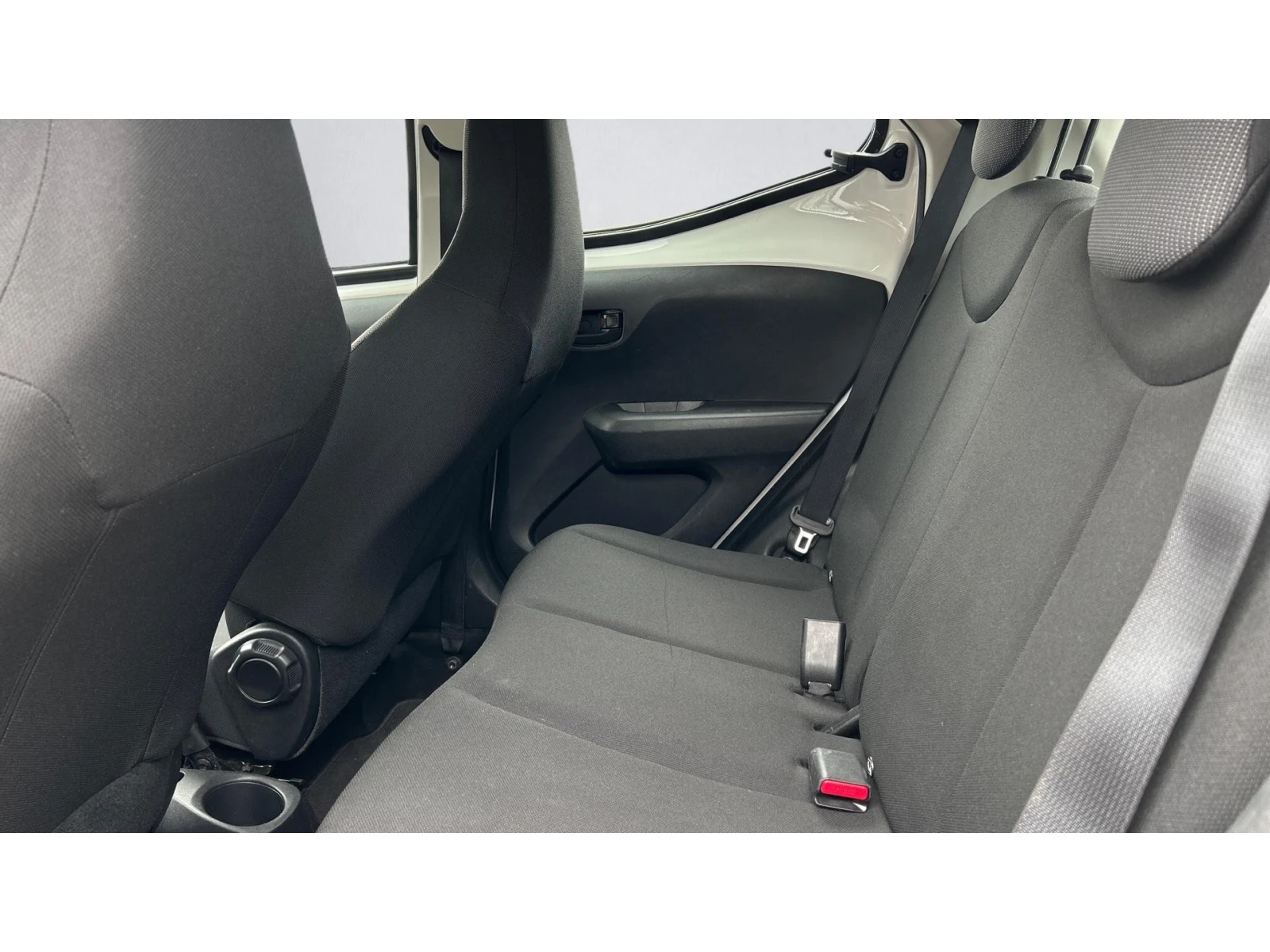 Toyota Aygo Месечна вноска от 94  , снимка 11 - Автомобили и джипове - 54062077