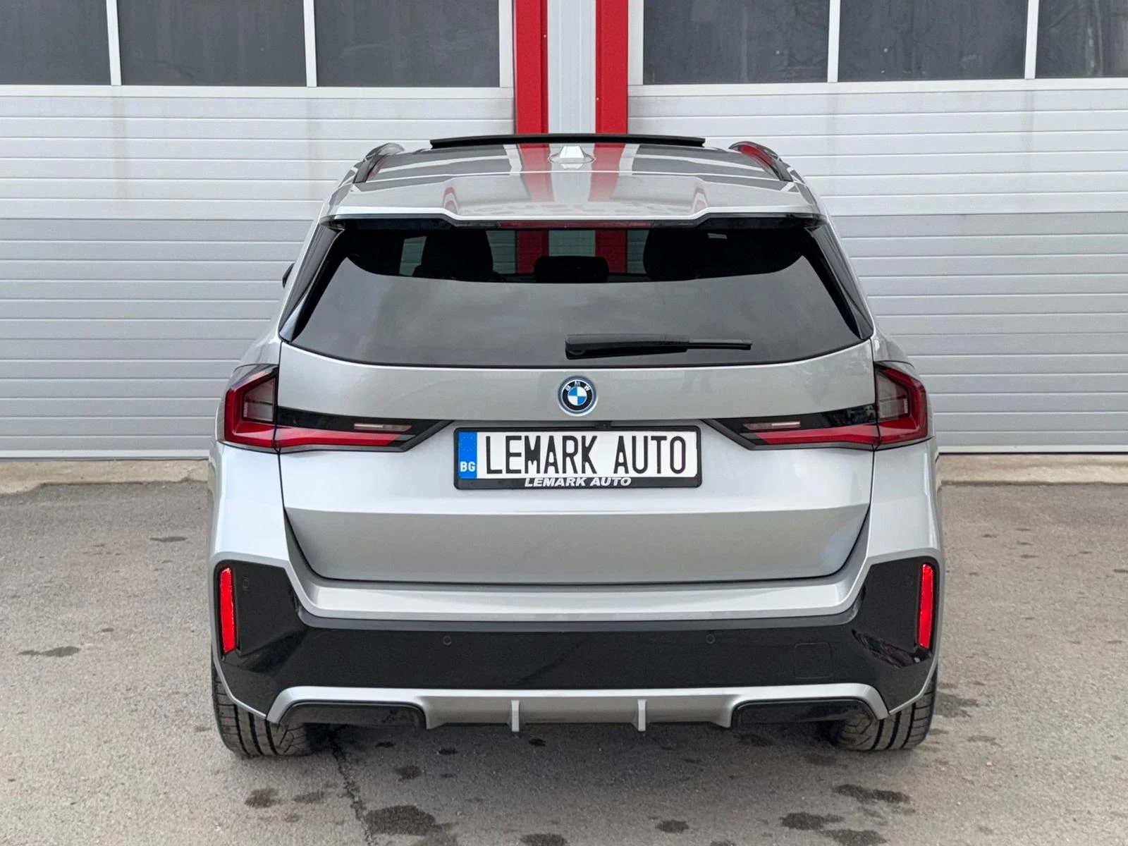 BMW iX1 M-SPORT HUD X-DRIVE KEY LESS 360KAMERA PANORAMA, снимка 10 - Автомобили и джипове - 54083494