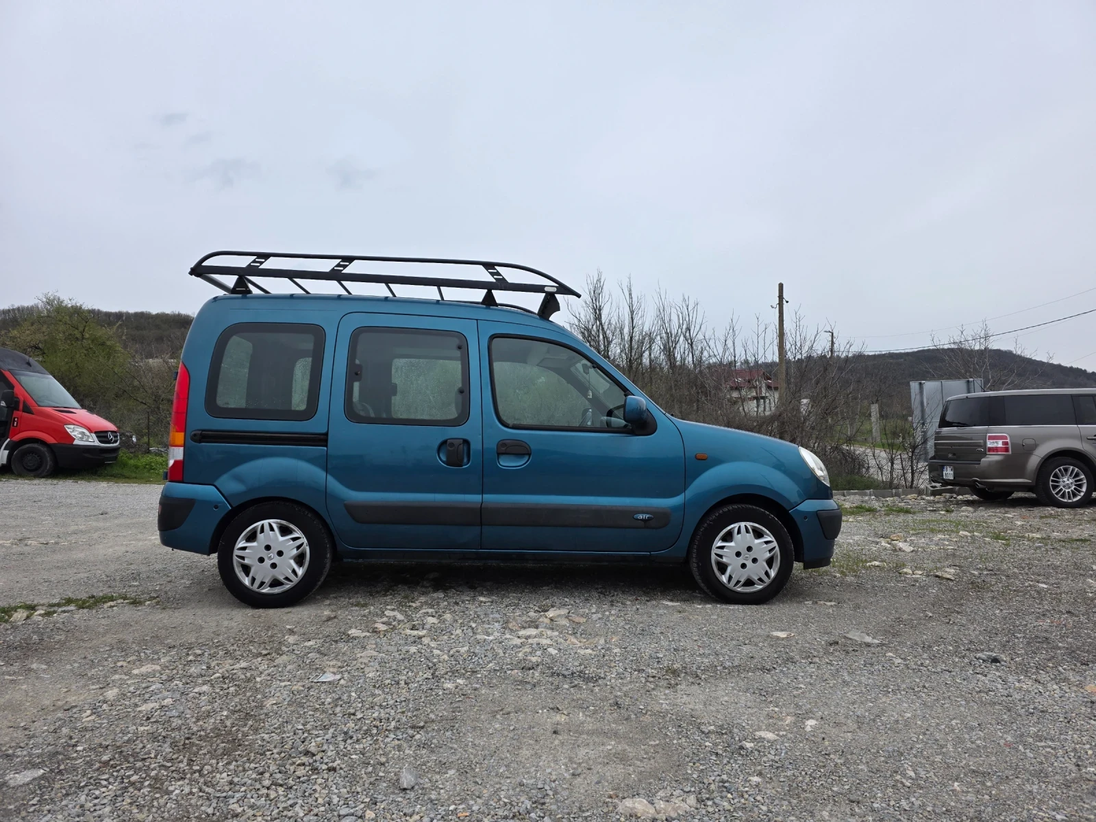 Renault Kangoo 1.6i Климатик, снимка 8 - Автомобили и джипове - 54163923
