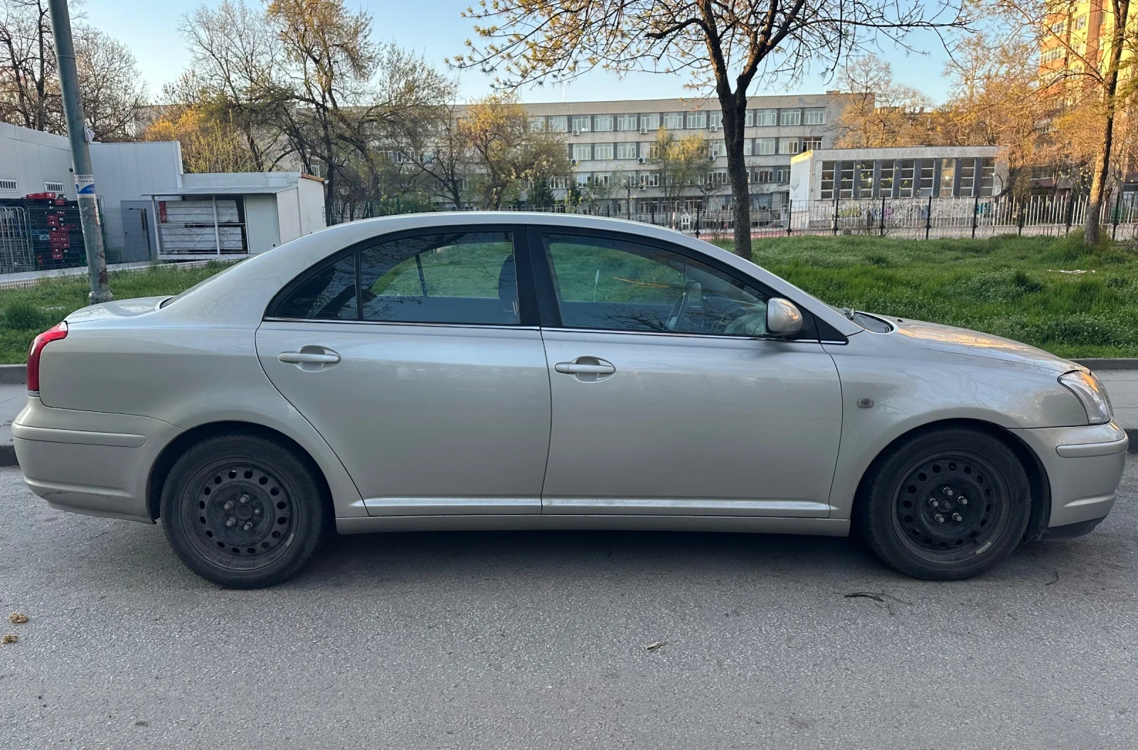 Toyota Avensis, снимка 5 - Автомобили и джипове - 54359692