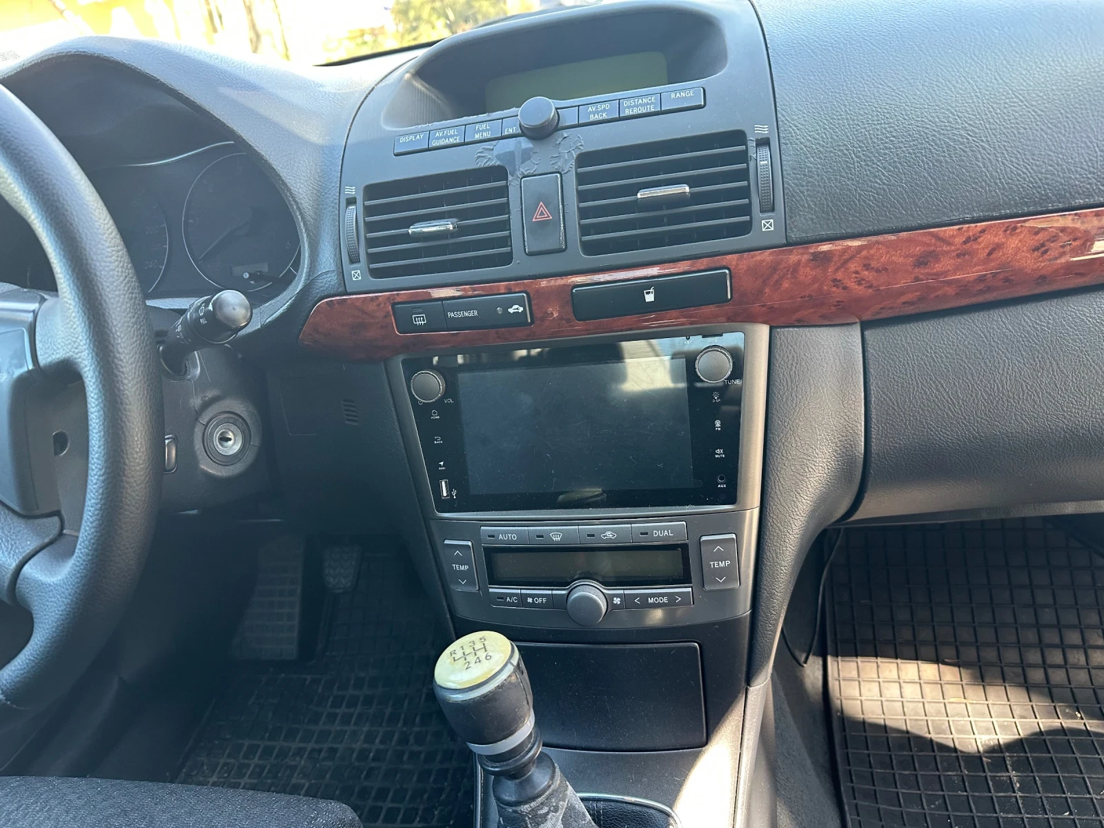 Toyota Avensis, снимка 8 - Автомобили и джипове - 54359692