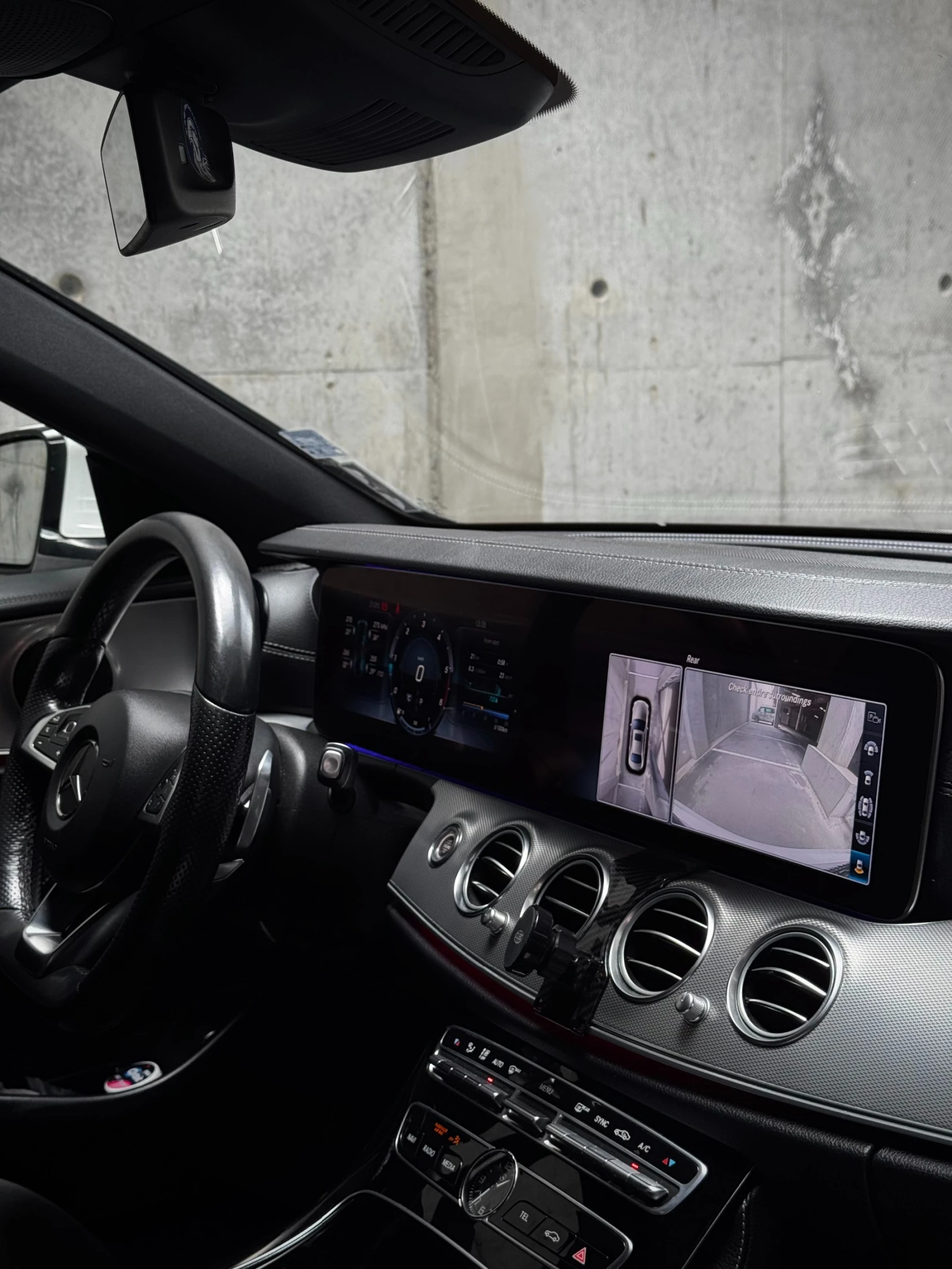 Mercedes-Benz E 220 AMG-Line 4matic , снимка 12 - Автомобили и джипове - 54509322