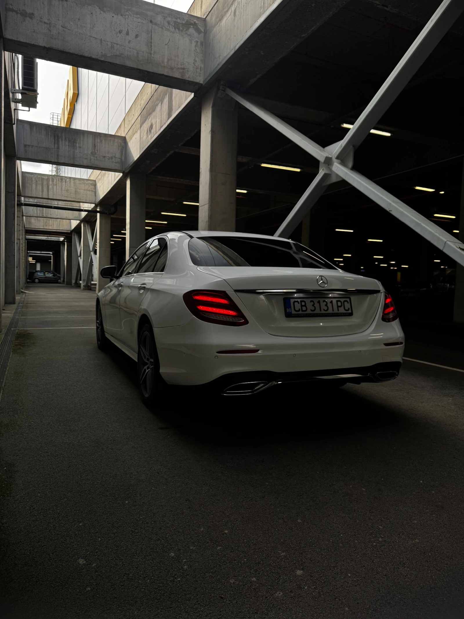 Mercedes-Benz E 220 AMG-Line 4matic , снимка 6 - Автомобили и джипове - 54509322
