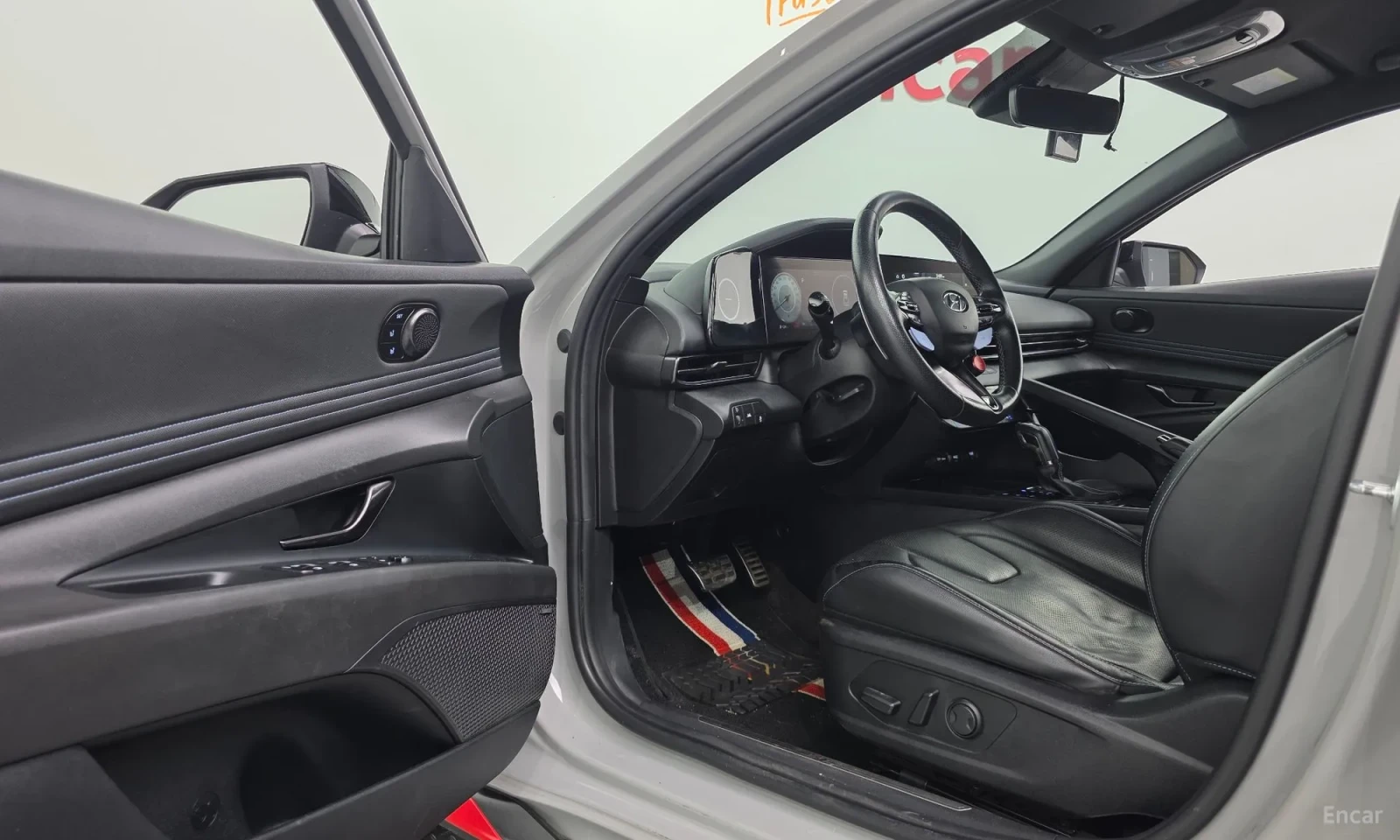 Hyundai Elantra, снимка 11 - Автомобили и джипове - 55188409