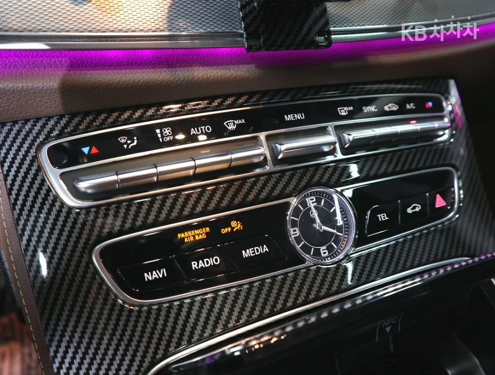 Mercedes-Benz E 300 4MATIC AMG LINE HEAD UP 360CAM PANORAMA !3D BURMES | Mobile.bg � ����������� 10