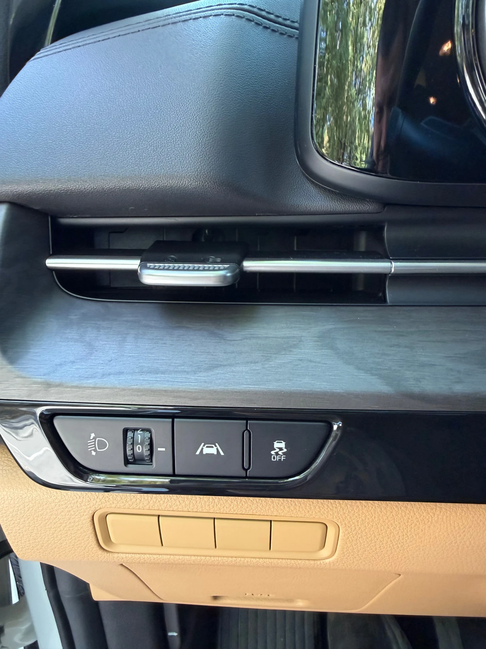 Kia Carnival 2.2/8+ 1/Налична в БГ, снимка 8 - Автомобили и джипове - 55848668