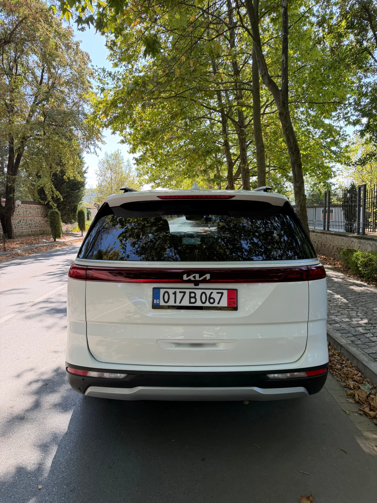 Kia Carnival 2.2/8+ 1/Налична в БГ, снимка 4 - Автомобили и джипове - 55848668