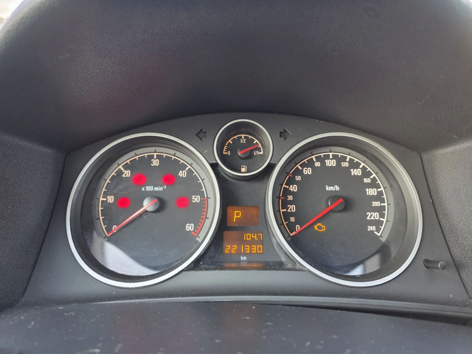 Opel Astra 1.9 cdti 6 степенен автомат, снимка 14 - Автомобили и джипове - 56106381