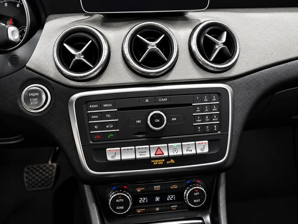 Mercedes-Benz CLA 250 Панорама * Амбиентно * АвтоКредит (ЦЕНА ДО БГ), снимка 14 - Автомобили и джипове - 56240220