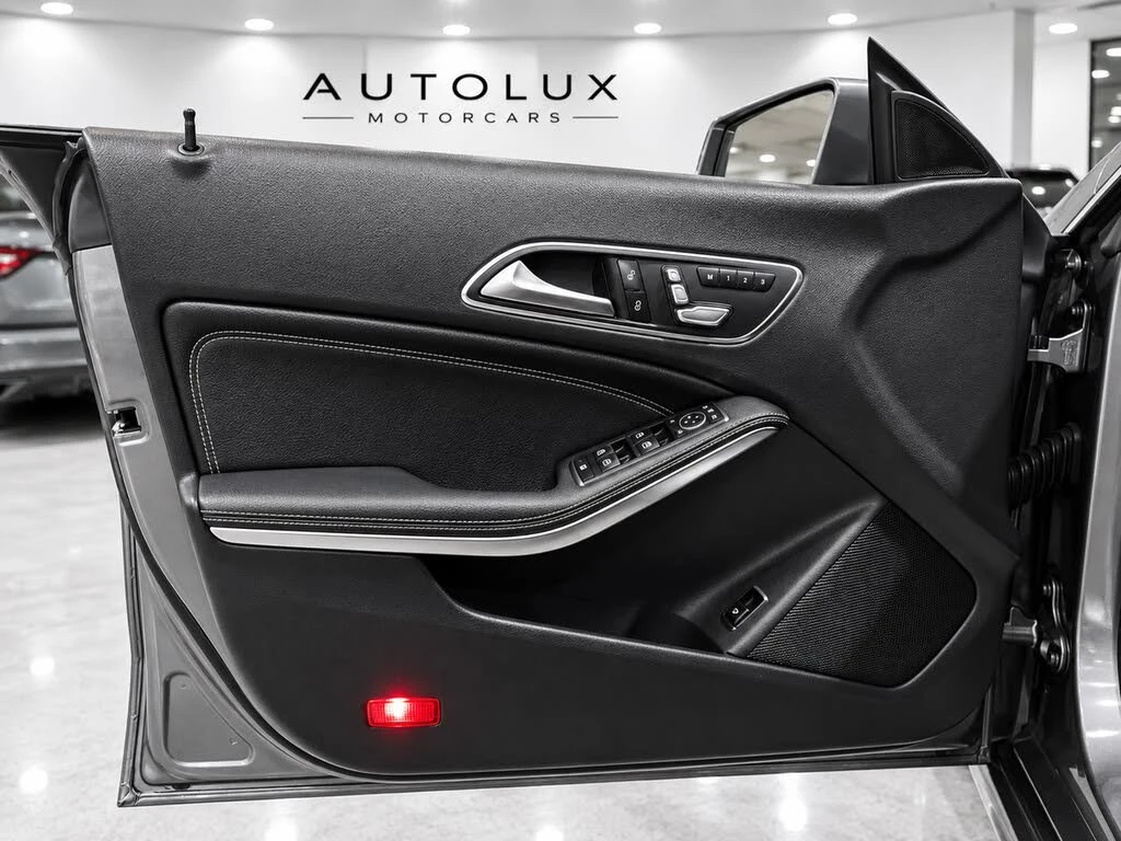 Mercedes-Benz CLA 250 Панорама * Амбиентно * АвтоКредит (ЦЕНА ДО БГ), снимка 13 - Автомобили и джипове - 56240220