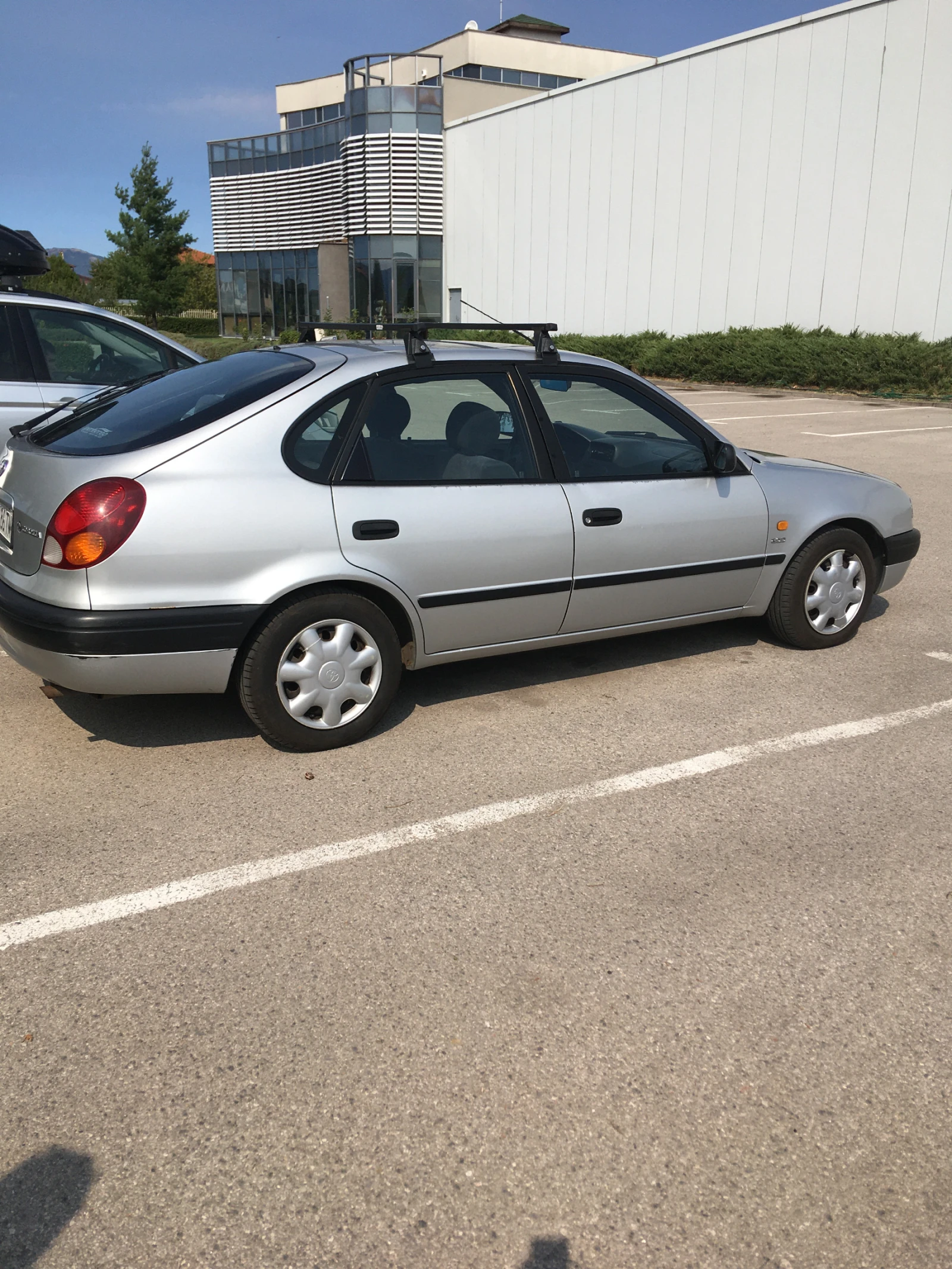 Toyota Corolla лифтбек, снимка 3 - Автомобили и джипове - 56348124