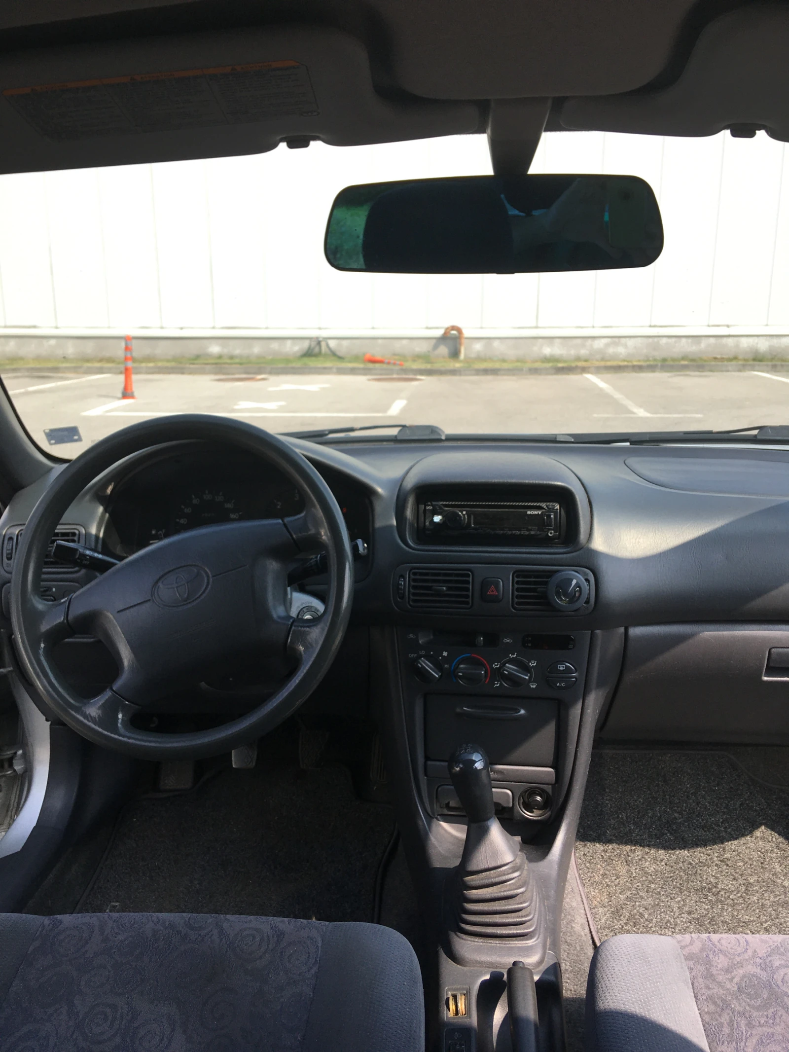 Toyota Corolla лифтбек, снимка 4 - Автомобили и джипове - 56348124