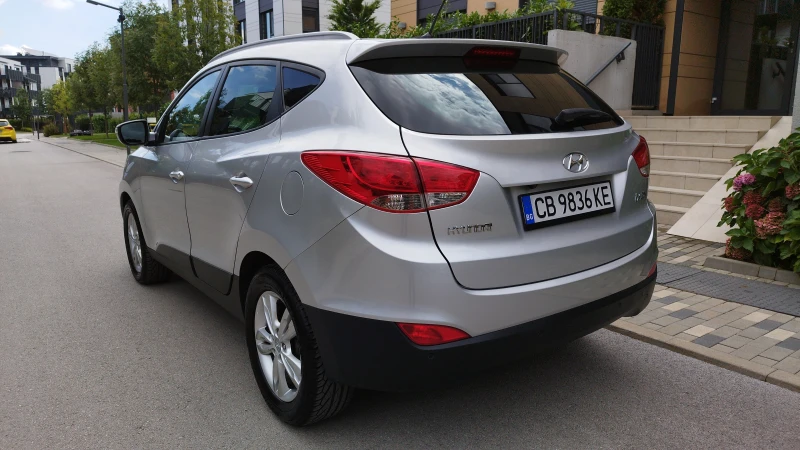 Hyundai IX35 2.0i 4х4 EURO 5A, снимка 3 - Автомобили и джипове - 47275629